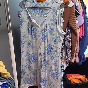 Floral sleeveless nightgown